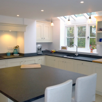 Traditional Painted Shaker with Granite Worktops