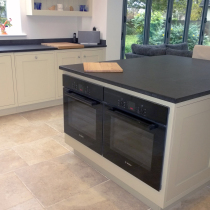 Traditional Painted Shaker with Granite Worktops